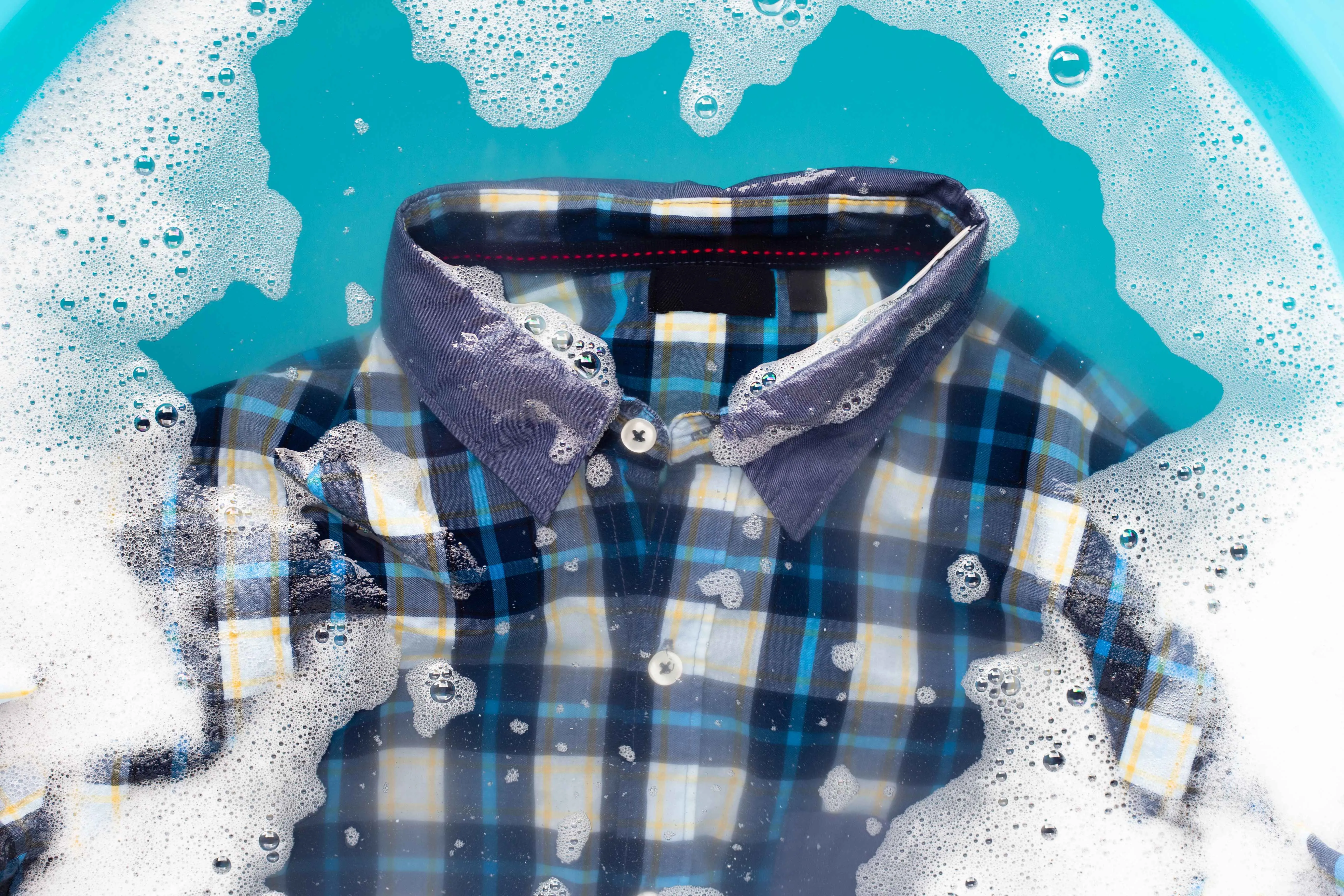 Kuru Temizleme ile Giysilerin Kalıbı Nasıl Korunur?